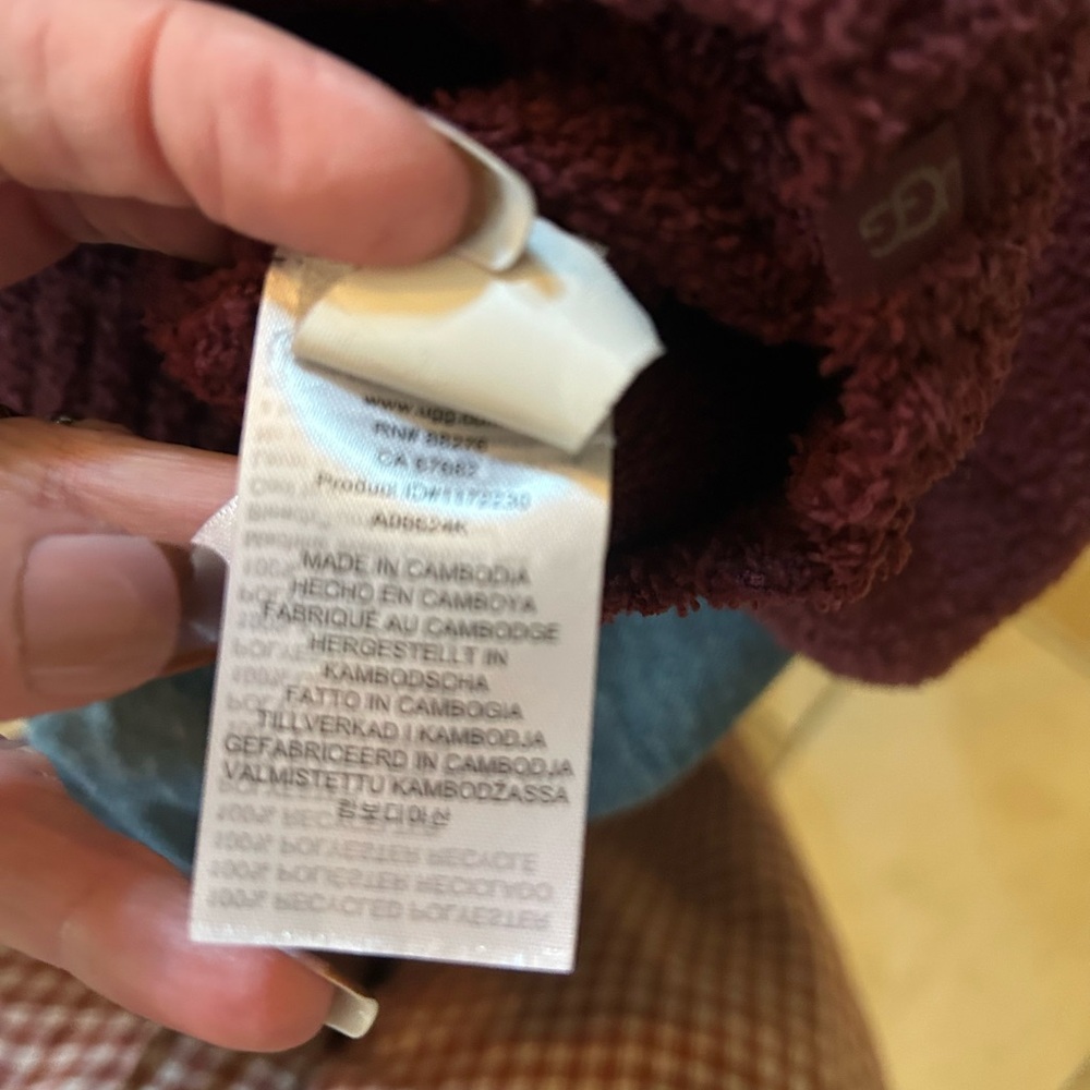 Ugg Oversized Novalie Slouchy Sweater, size Medium, Like New - Picture 6 of 9